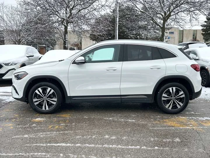 Mercedes-Benz GLA GLA 250 4MATIC, PANOROOF, NAVI, APPLE CARPLAY, AND, снимка 4 - Автомобили и джипове - 53998355