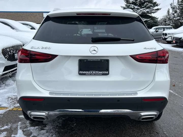 Mercedes-Benz GLA GLA 250 4MATIC, PANOROOF, NAVI, APPLE CARPLAY, AND, снимка 3 - Автомобили и джипове - 53998355