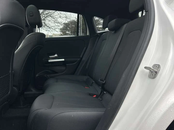 Mercedes-Benz GLA GLA 250 4MATIC, PANOROOF, NAVI, APPLE CARPLAY, AND, снимка 17 - Автомобили и джипове - 53998355