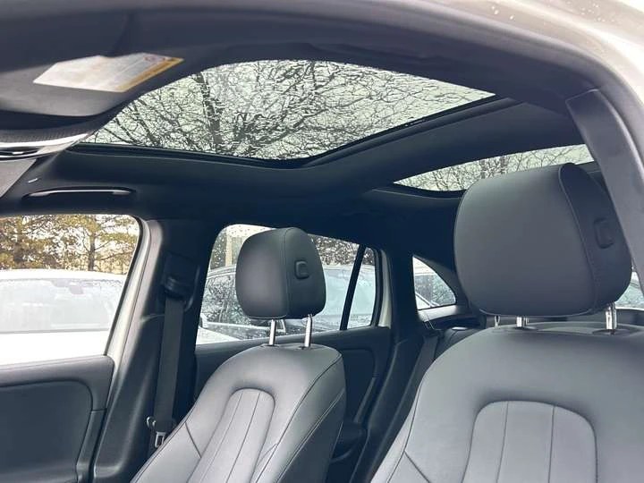 Mercedes-Benz GLA GLA 250 4MATIC, PANOROOF, NAVI, APPLE CARPLAY, AND, снимка 10 - Автомобили и джипове - 53998355