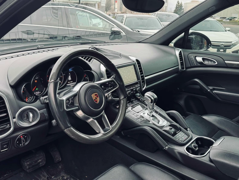 Porsche Cayenne 3.6L БЕЗ ИНЦИДЕНТИ CARFAX, снимка 9 - Автомобили и джипове - 54719066