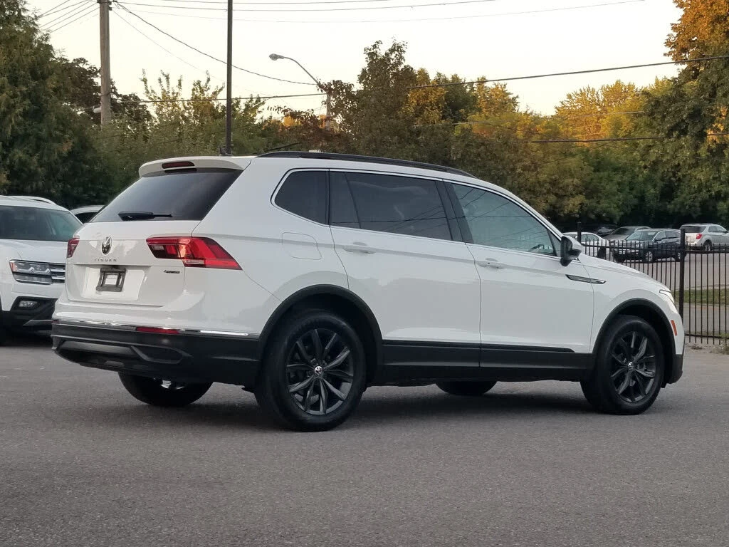 VW Tiguan * АВТО КРЕДИТ* ЦЕНА ДО БГ * Сервизна история *  - изображение 7