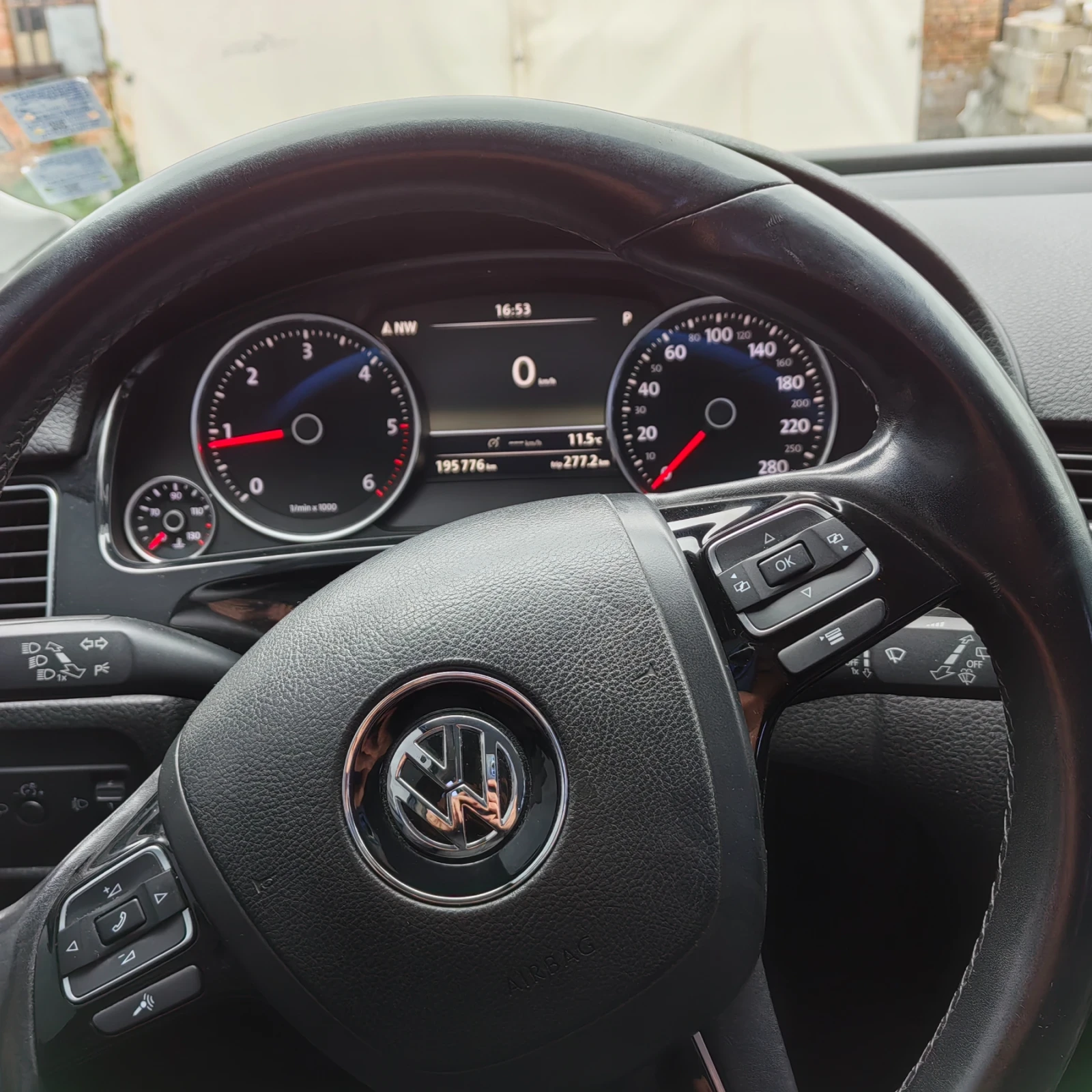 VW Touareg 3.0 TDI  8 .. | Mobile.bg   5