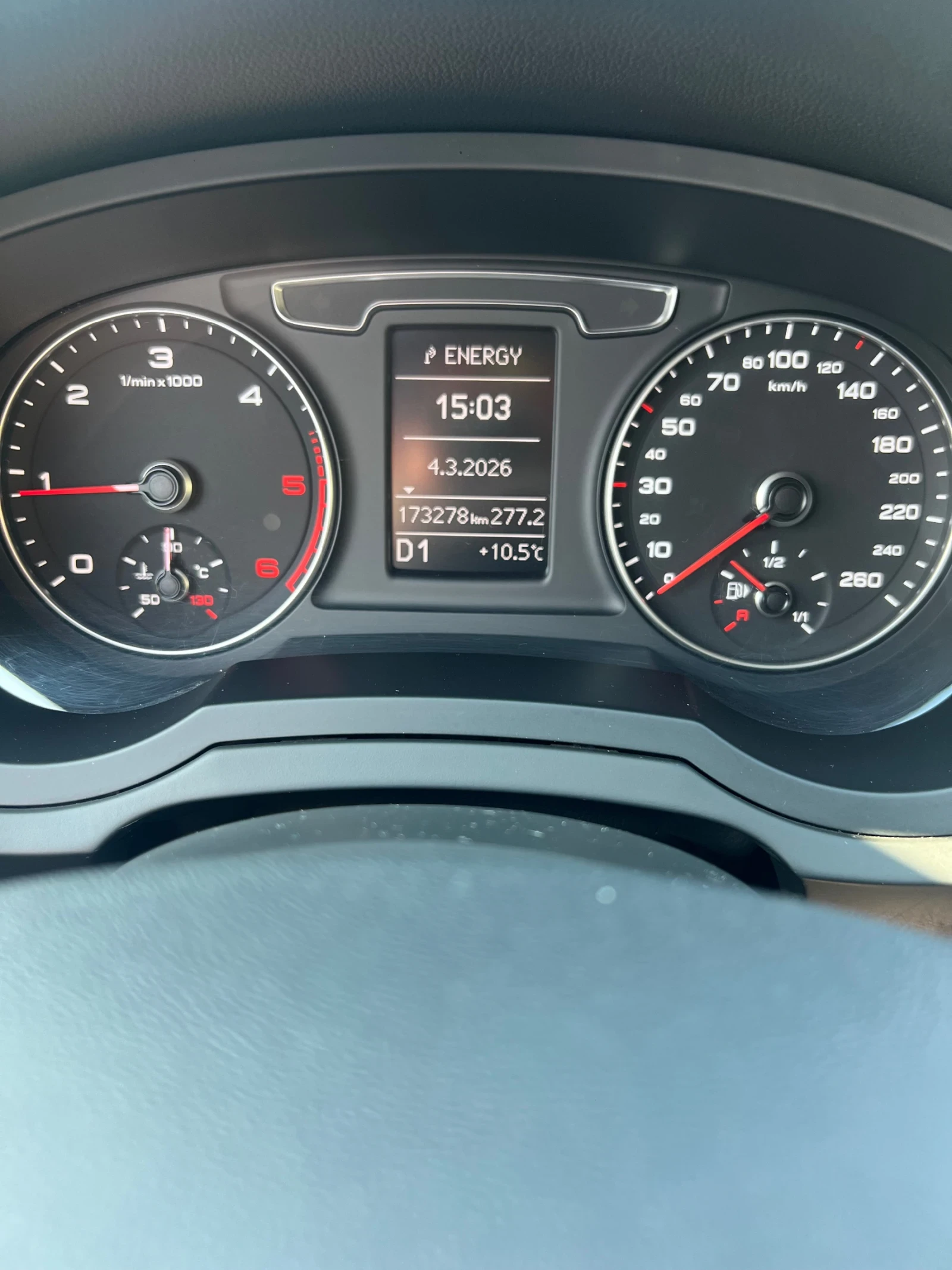 Audi Q3 2.0TDI FACE S-Tronic 4x4 PANORAMA, снимка 17 - Автомобили и джипове - 53708095