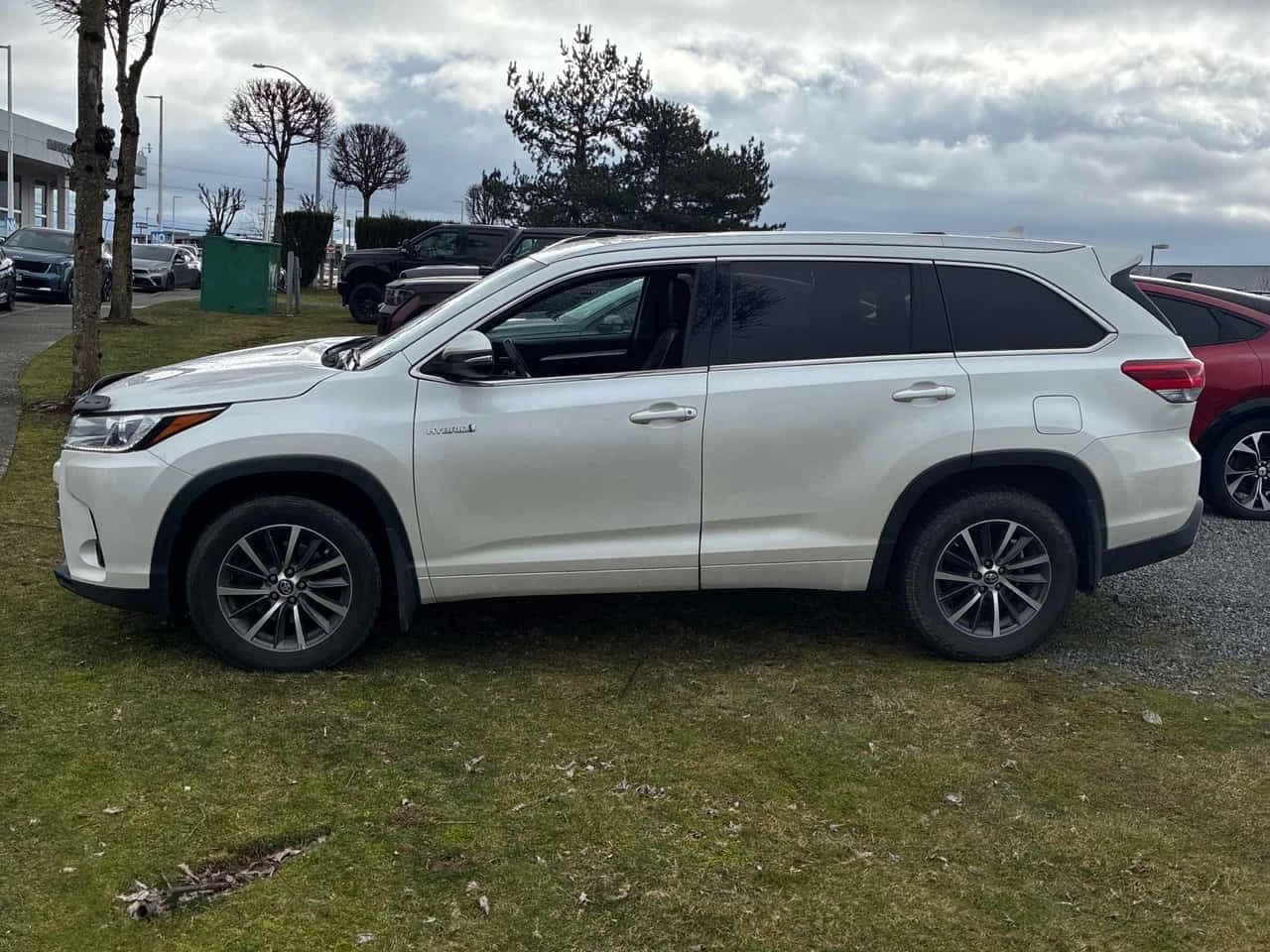 Toyota Highlander * XLE * PANO* KEYLESS* ПОДГРЕВ* , снимка 2 - Автомобили и джипове - 53968297