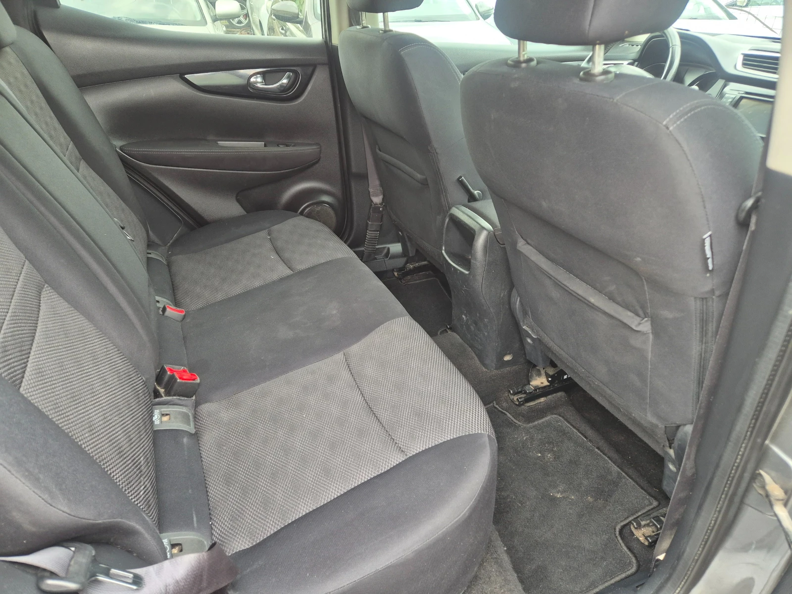 Nissan Qashqai 1.6T, снимка 10 - Автомобили и джипове - 54300778