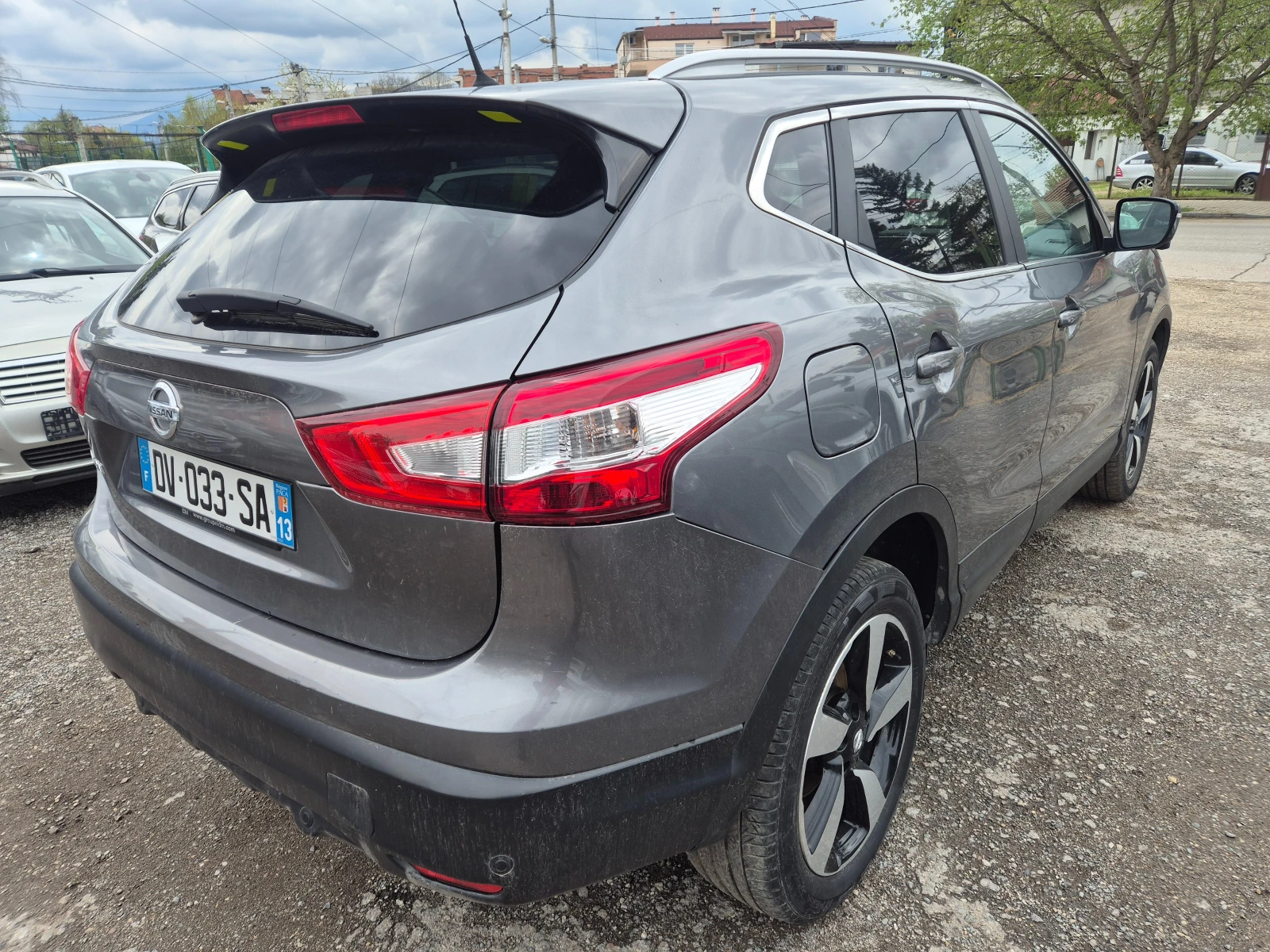Nissan Qashqai 1.6T, снимка 4 - Автомобили и джипове - 54300778