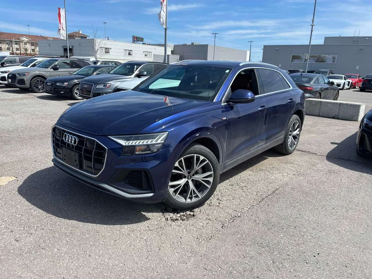 Audi Q8 Technik/ОБДУХВАНЕ/ПАНОРАМА/ДИСТРОНИК/360