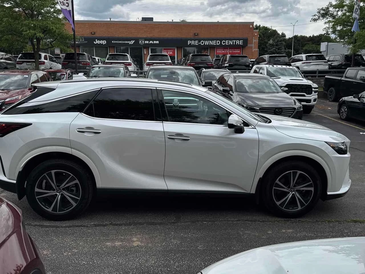 Lexus RX 350h | CARFAX | АВТОКРЕДИТ БЕЗ ПЪРВОНАЧАЛНА ВНОСКА, снимка 4 - Автомобили и джипове - 55505473