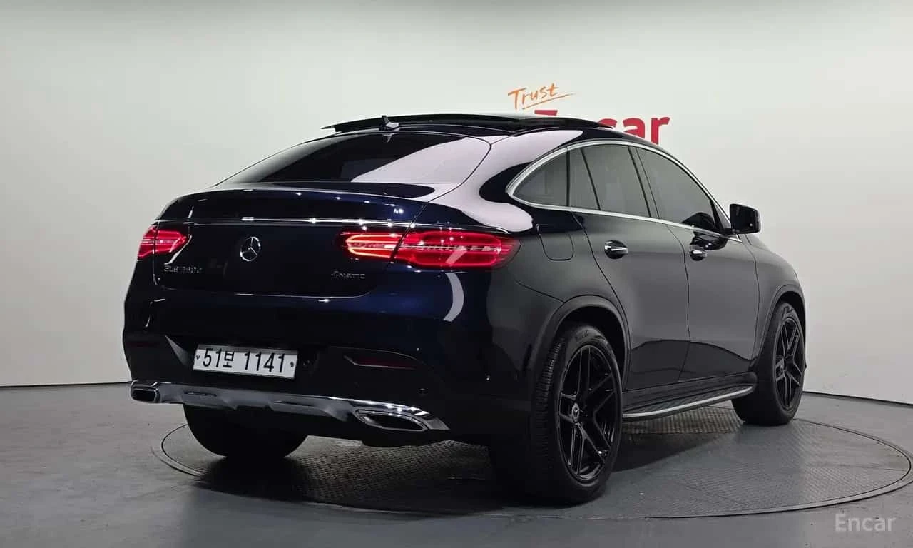Mercedes-Benz GLE 350 d 4MATIC Coupe * ОПЦИЯ ЗА ФИНАНСИРАНЕ * , снимка 2 - Автомобили и джипове - 55571462