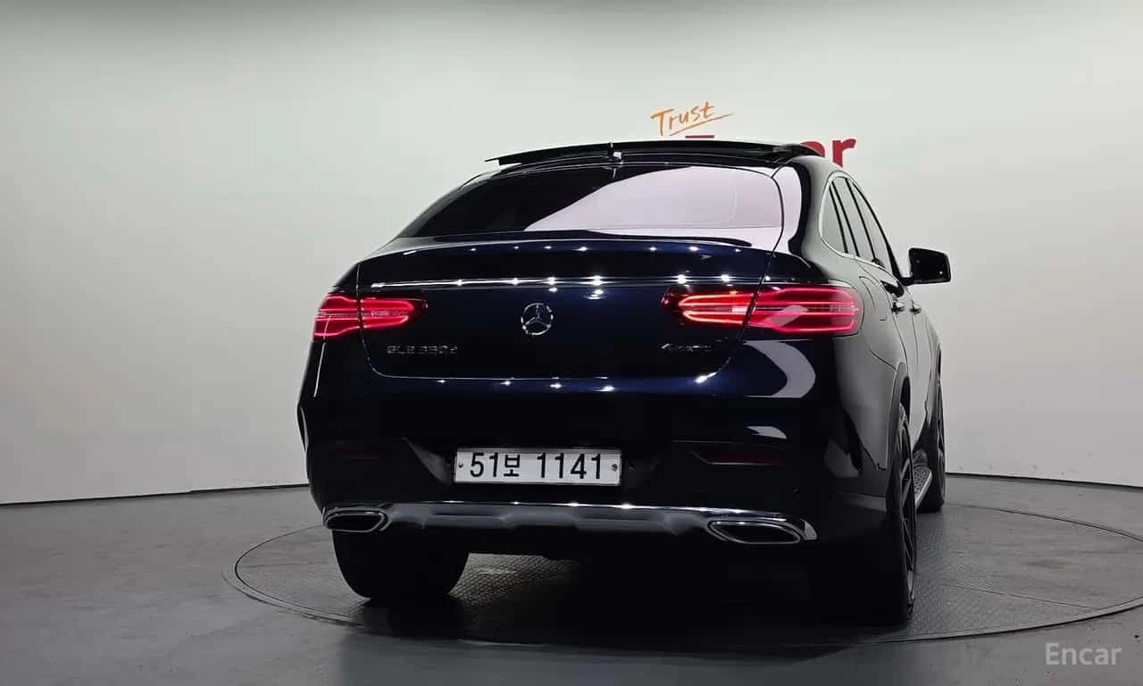 Mercedes-Benz GLE 350 d 4MATIC Coupe * ОПЦИЯ ЗА ФИНАНСИРАНЕ * , снимка 4 - Автомобили и джипове - 55571462