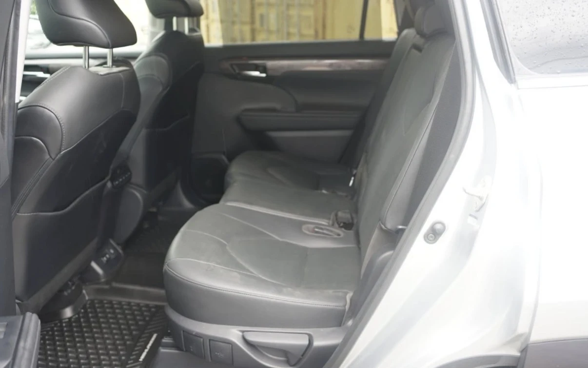 Toyota Highlander Limited * AWD * Обдухване * 8 Местен * Carfax * , снимка 14 - Автомобили и джипове - 55695634