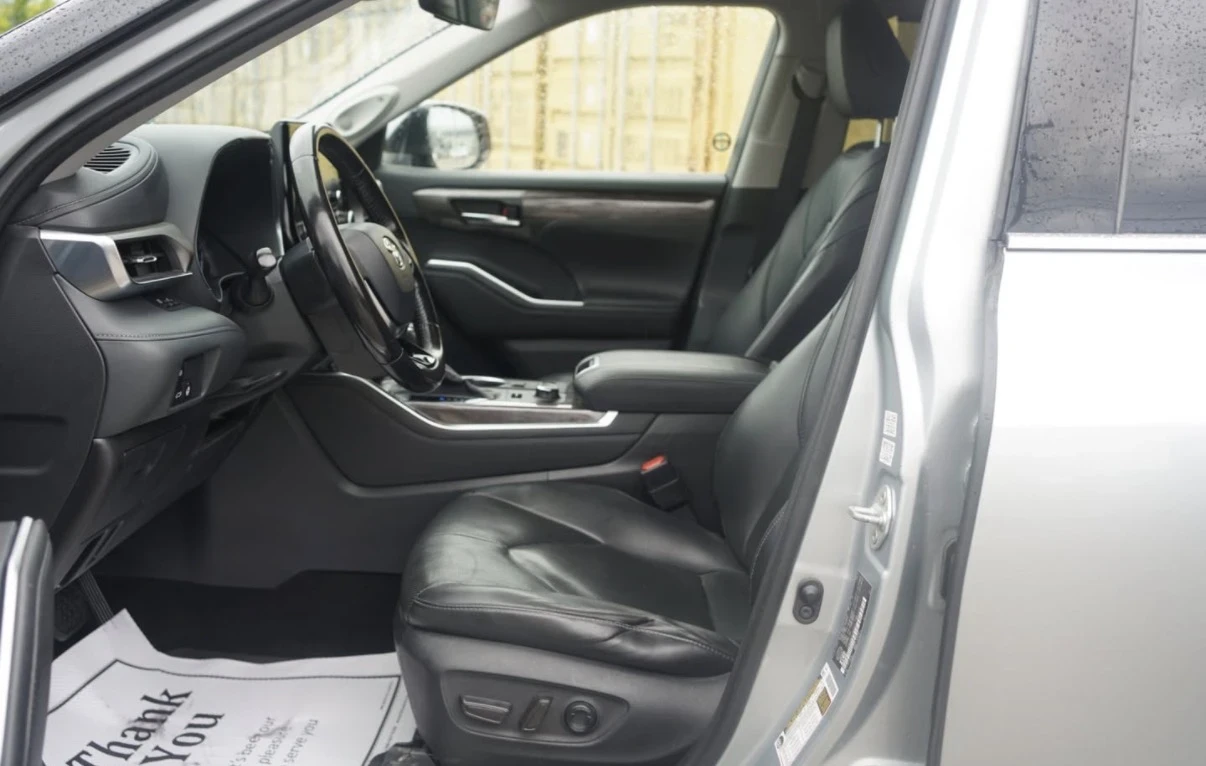 Toyota Highlander Limited * AWD * Обдухване * 8 Местен * Carfax * , снимка 8 - Автомобили и джипове - 55695634
