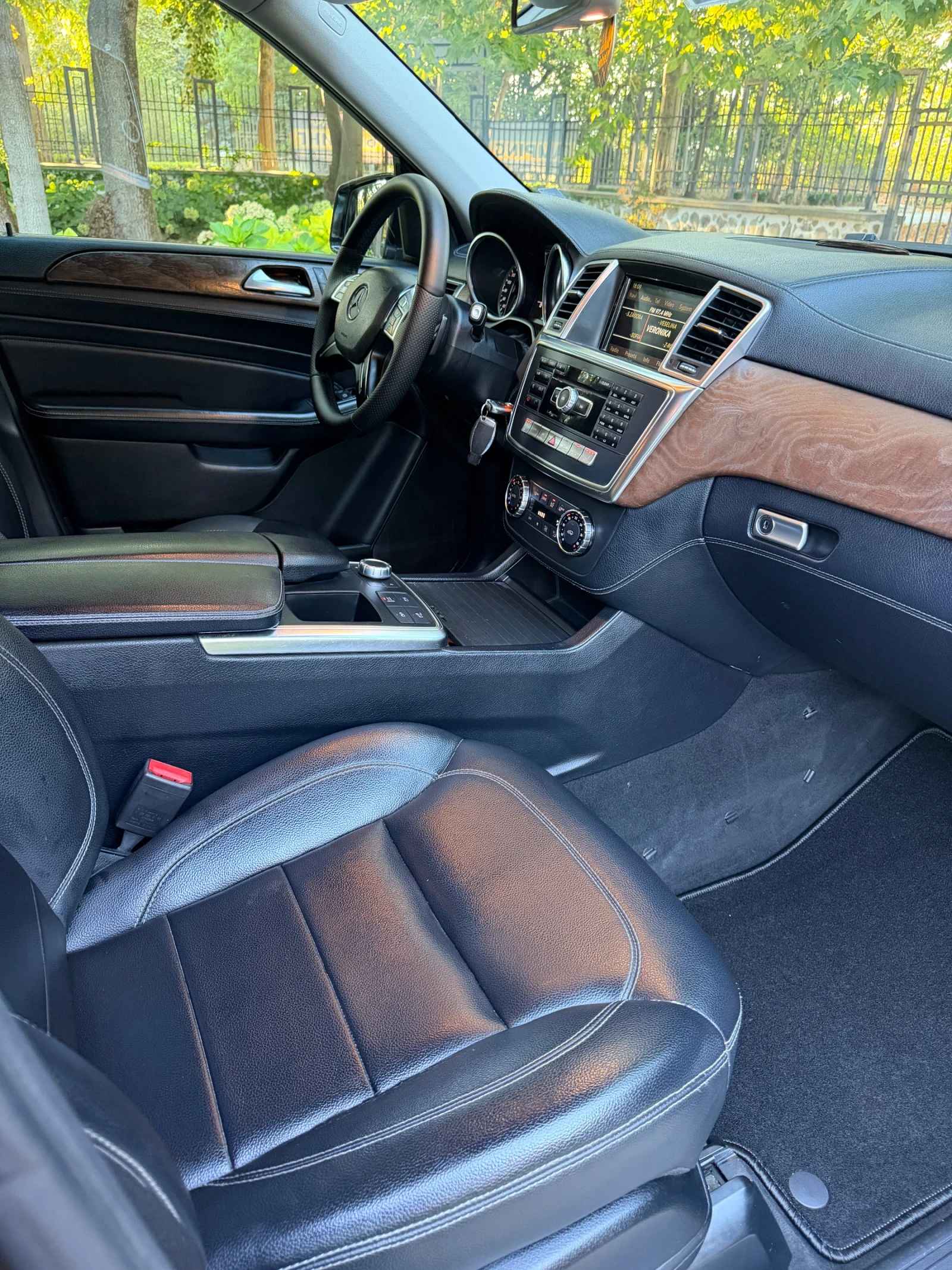 Mercedes-Benz ML 350 AMG -LINE, снимка 11 - Автомобили и джипове - 56124027