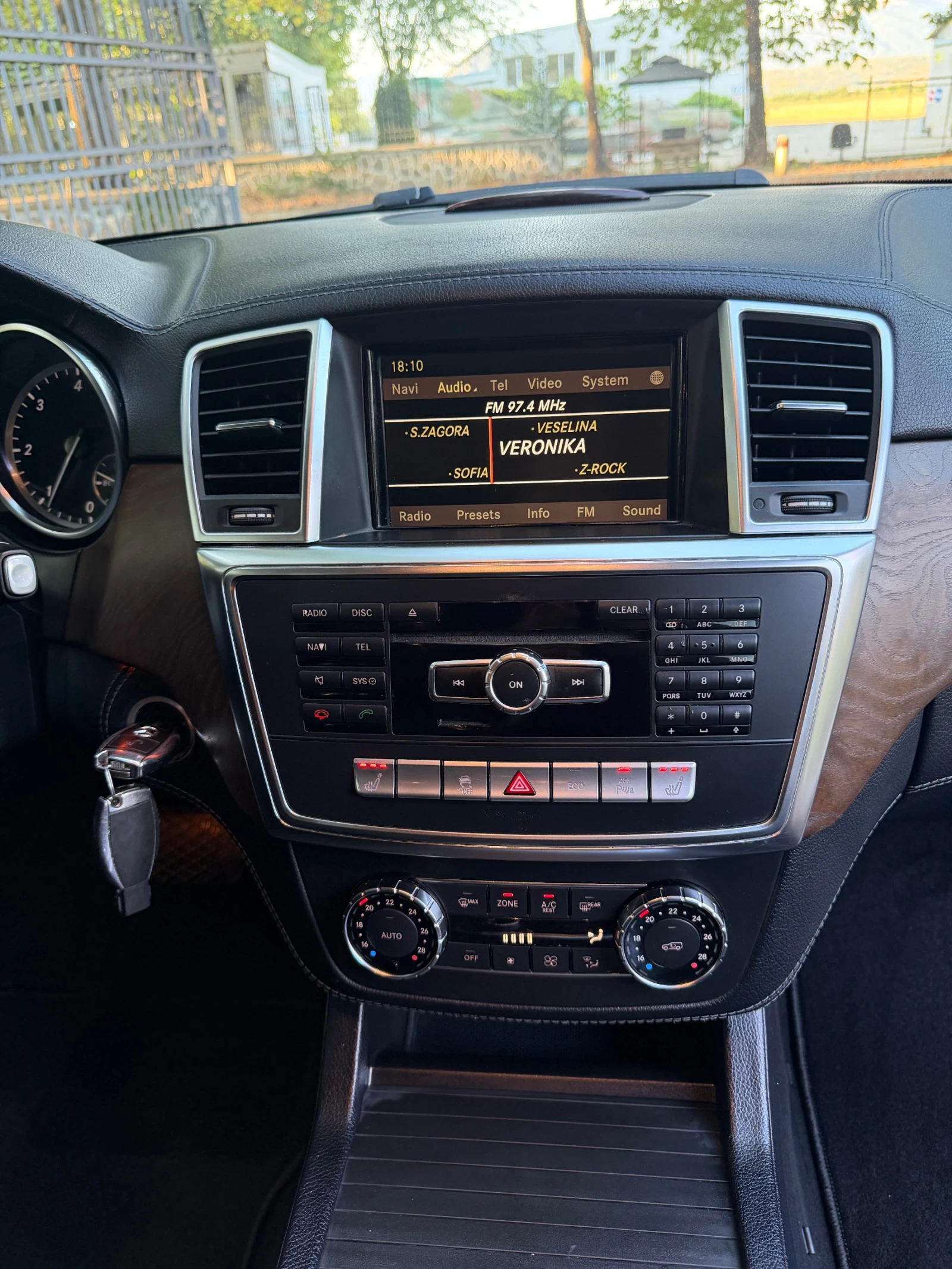 Mercedes-Benz ML 350 AMG -LINE, снимка 15 - Автомобили и джипове - 56124027