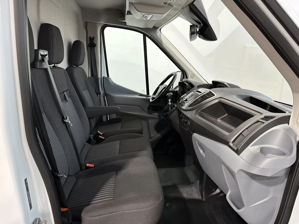 Ford Transit FT350 2.2 TDCi L4 - изображение 4