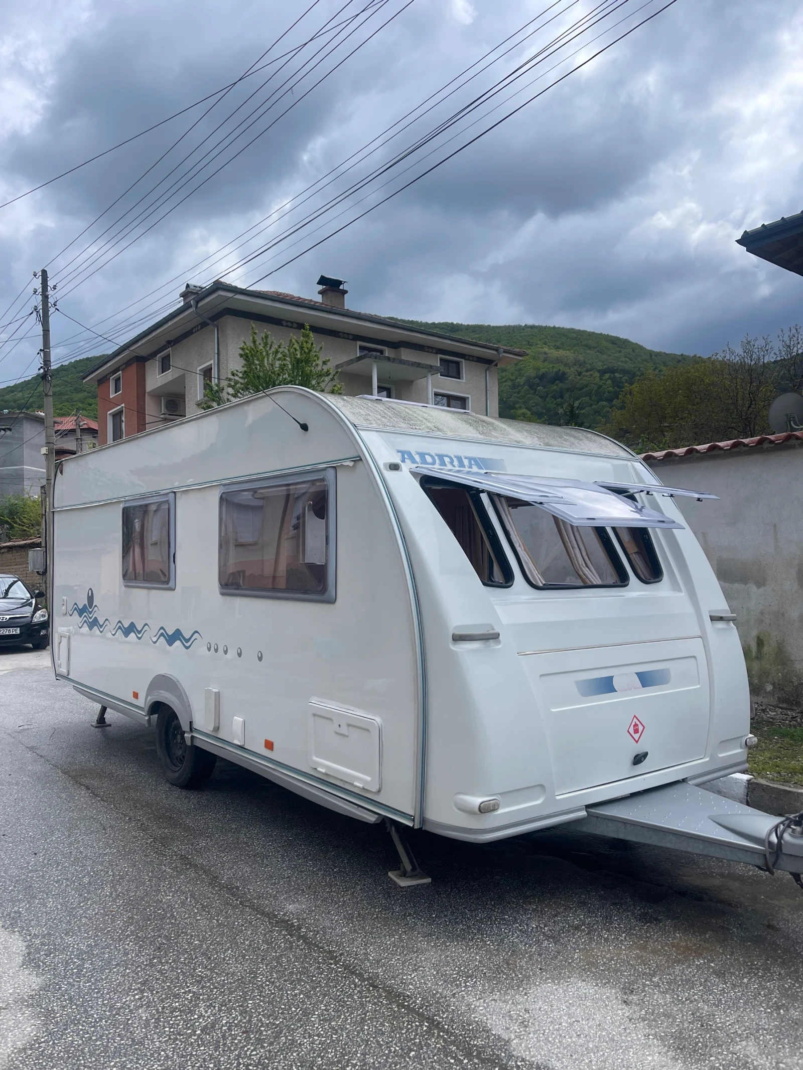 Каравана Adria Adria, снимка 2 - Каравани и кемпери - 54397454