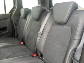 Mercedes-Benz T-класа 180d, снимка 12