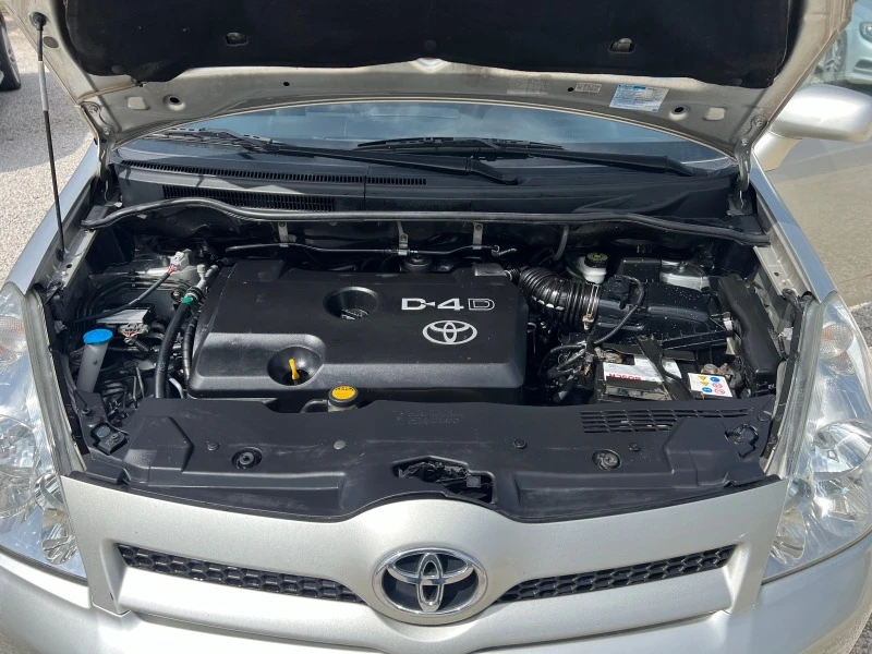 Toyota Corolla verso 2.2D4D 136к.с., снимка 12 - Автомобили и джипове - 45444707