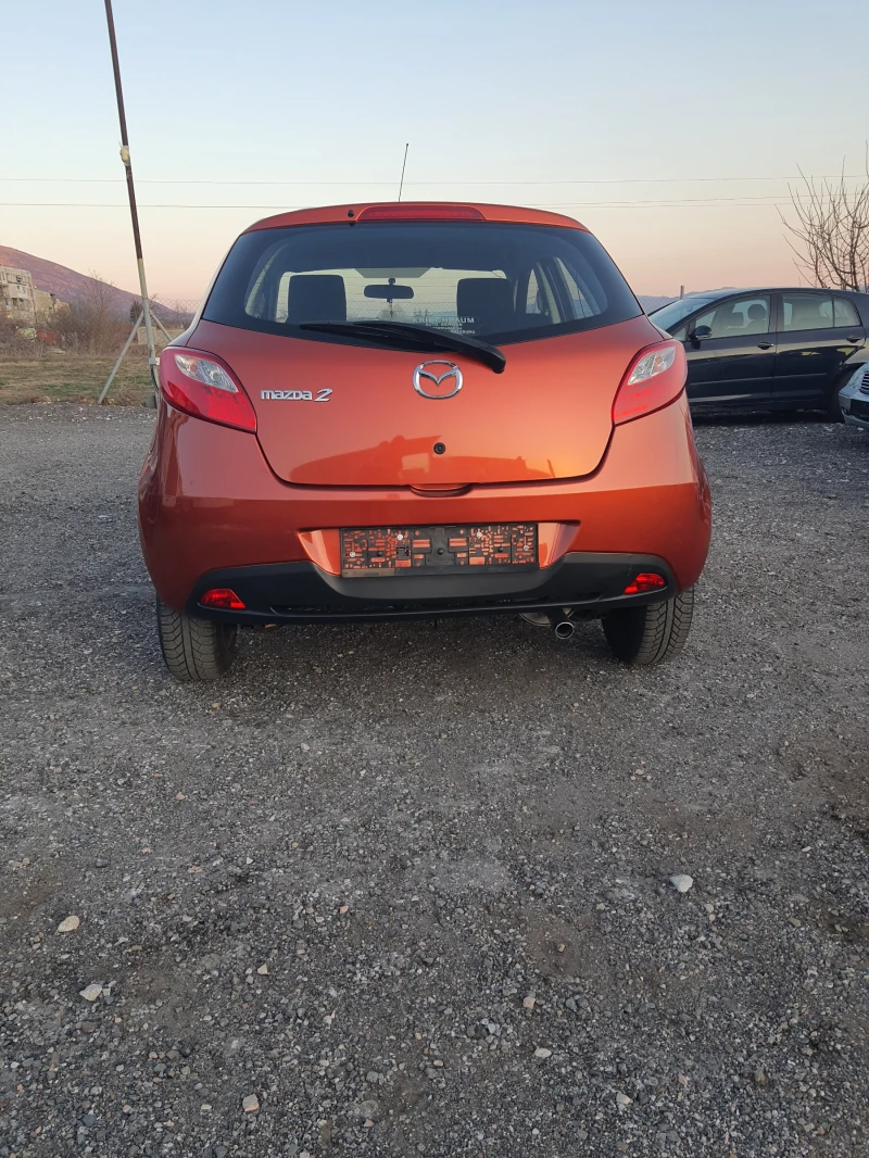 Mazda 2 1.3i, снимка 7 - Автомобили и джипове - 49094778