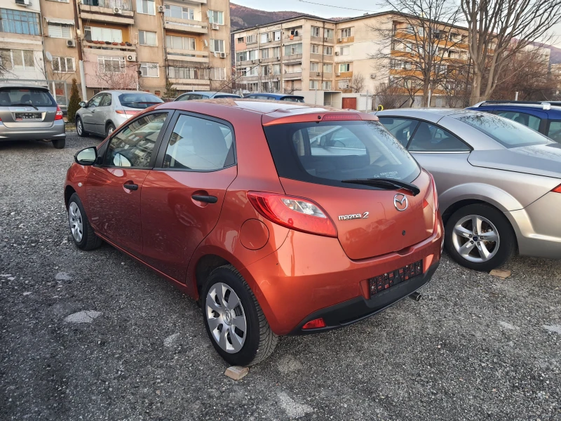 Mazda 2 1.3i, снимка 8 - Автомобили и джипове - 49094778