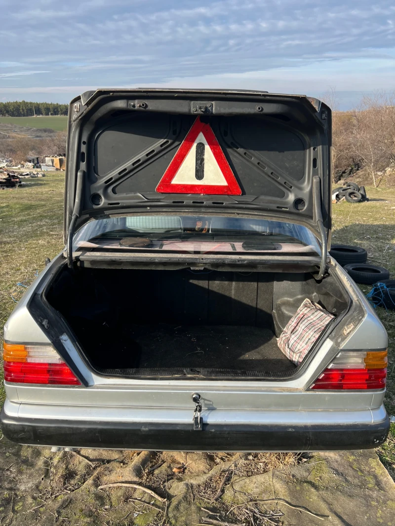 Mercedes-Benz 124 300D, снимка 3 - Автомобили и джипове - 49301758