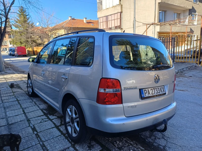 VW Touran, снимка 4 - Автомобили и джипове - 49586342