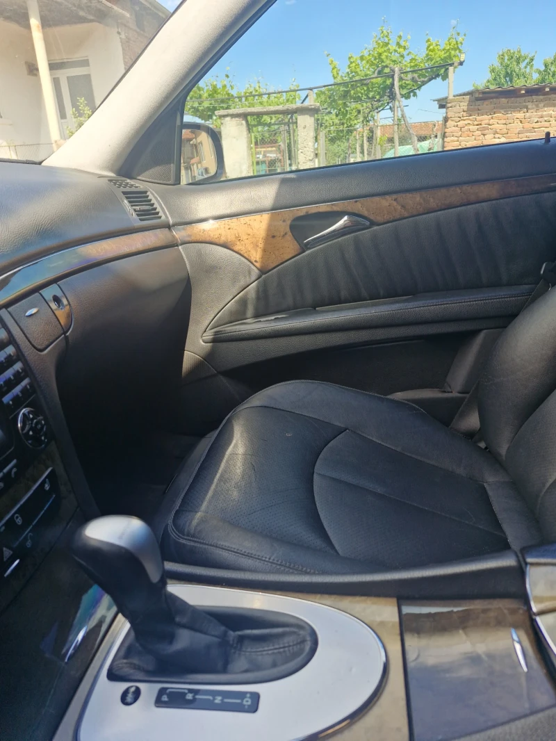 Mercedes-Benz 220 W 211 Avangarde, снимка 13 - Автомобили и джипове - 52422306