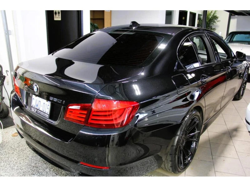 BMW 550 * 550i xDrive * CARFAX * ЦЕНА ДО БГ, снимка 3 - Автомобили и джипове - 52827917