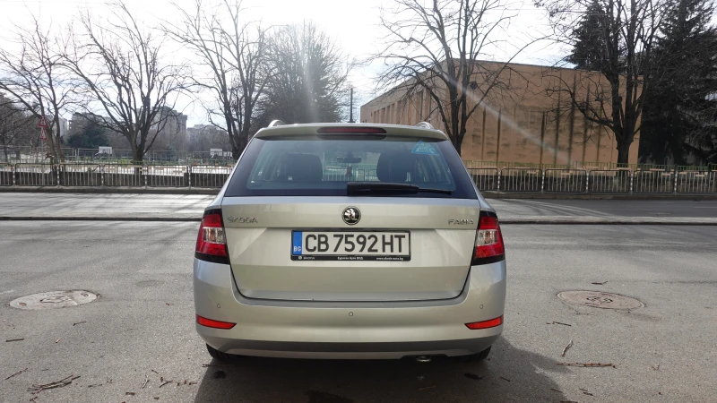 Skoda Fabia, снимка 8 - Автомобили и джипове - 53021401