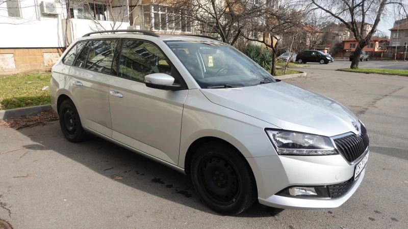 Skoda Fabia, снимка 4 - Автомобили и джипове - 53021401