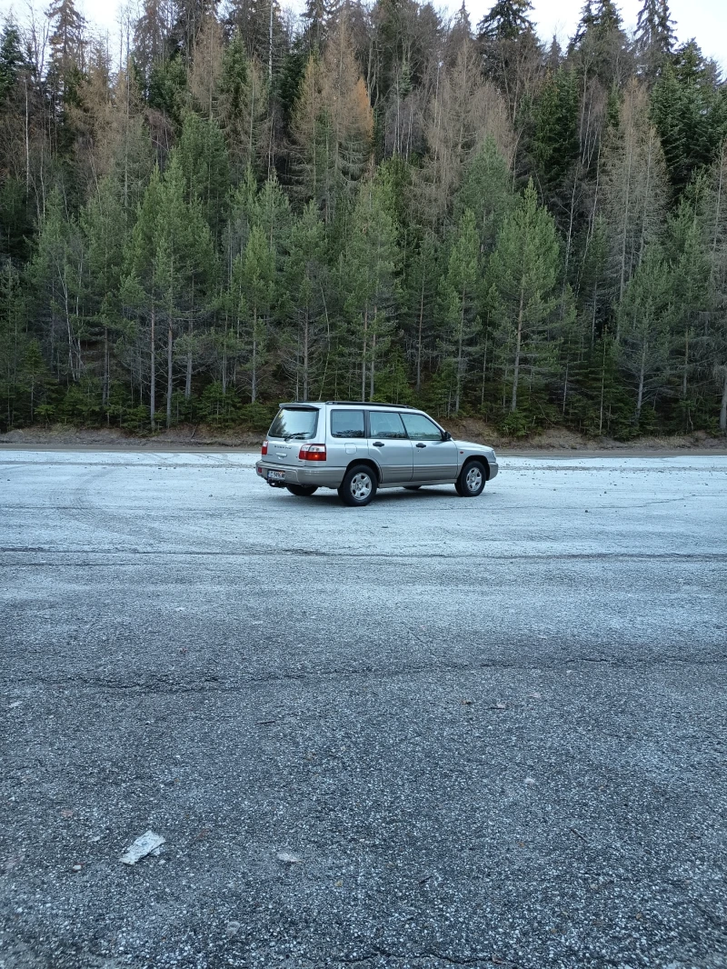 Subaru Forester мн.добро, снимка 4 - Автомобили и джипове - 53290823
