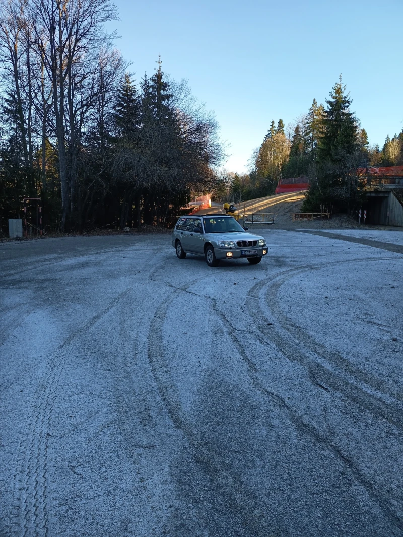 Subaru Forester мн.добро, снимка 3 - Автомобили и джипове - 53290823