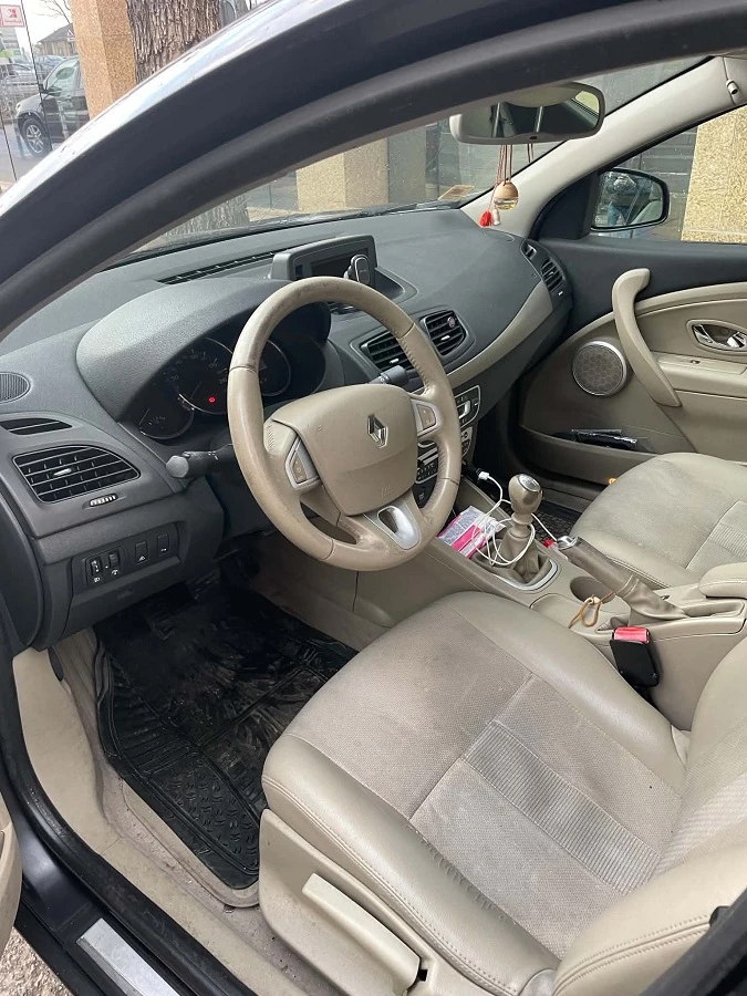 Renault Fluence, снимка 8 - Автомобили и джипове - 54566334