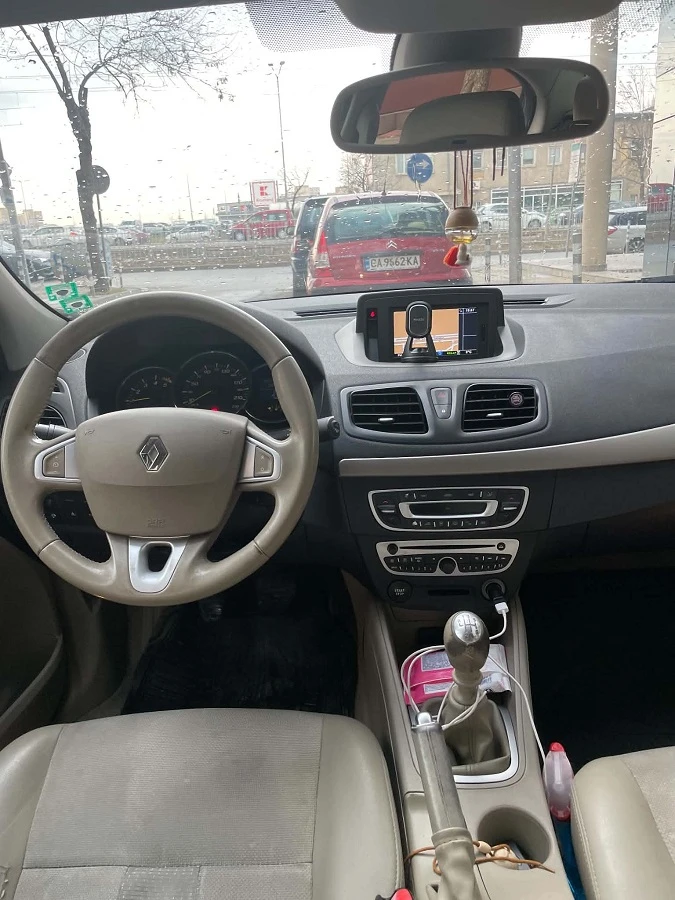Renault Fluence, снимка 6 - Автомобили и джипове - 54566334