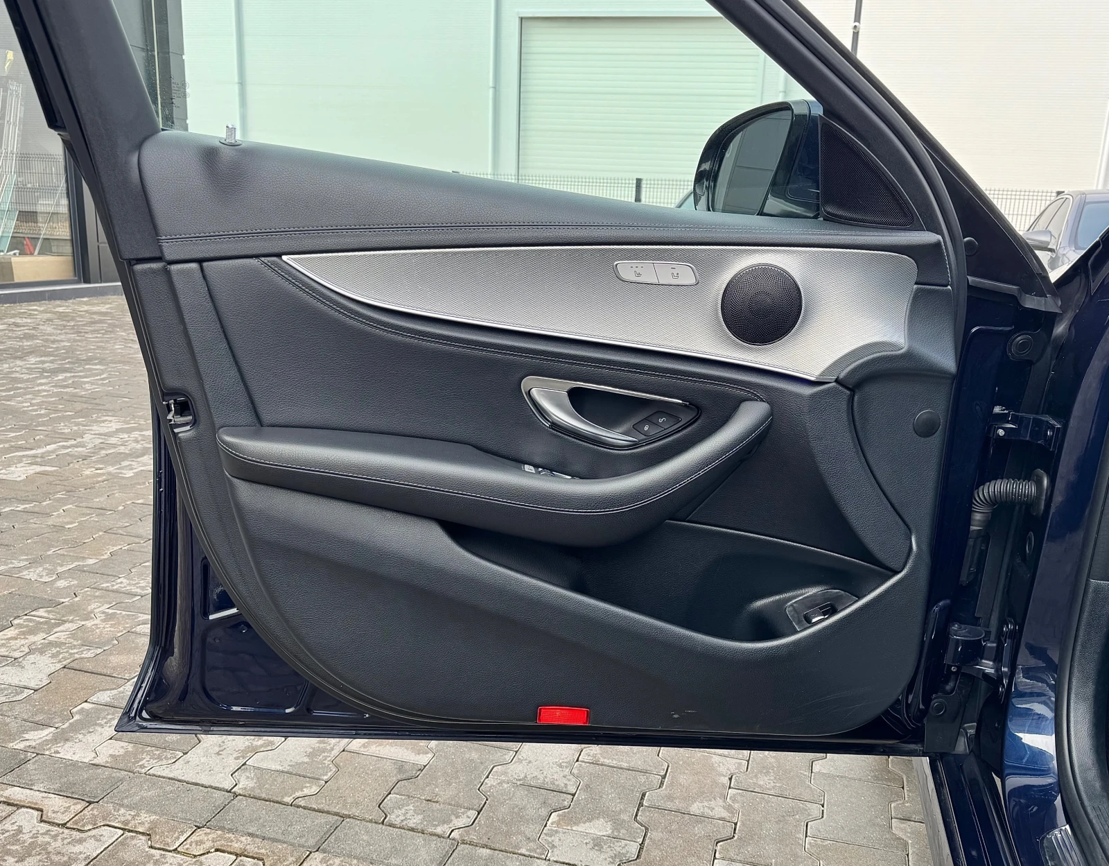 Mercedes-Benz E 220 d AMG Pack �������/������/Head-up | Mobile.bg � ����������� 12