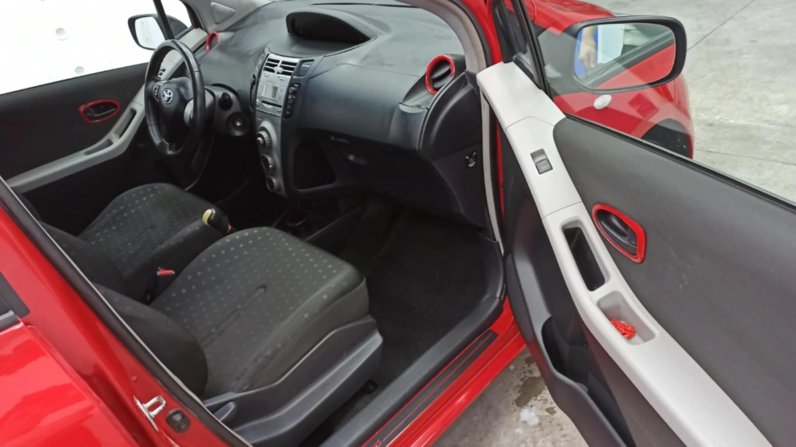 Toyota Yaris  - изображение 5