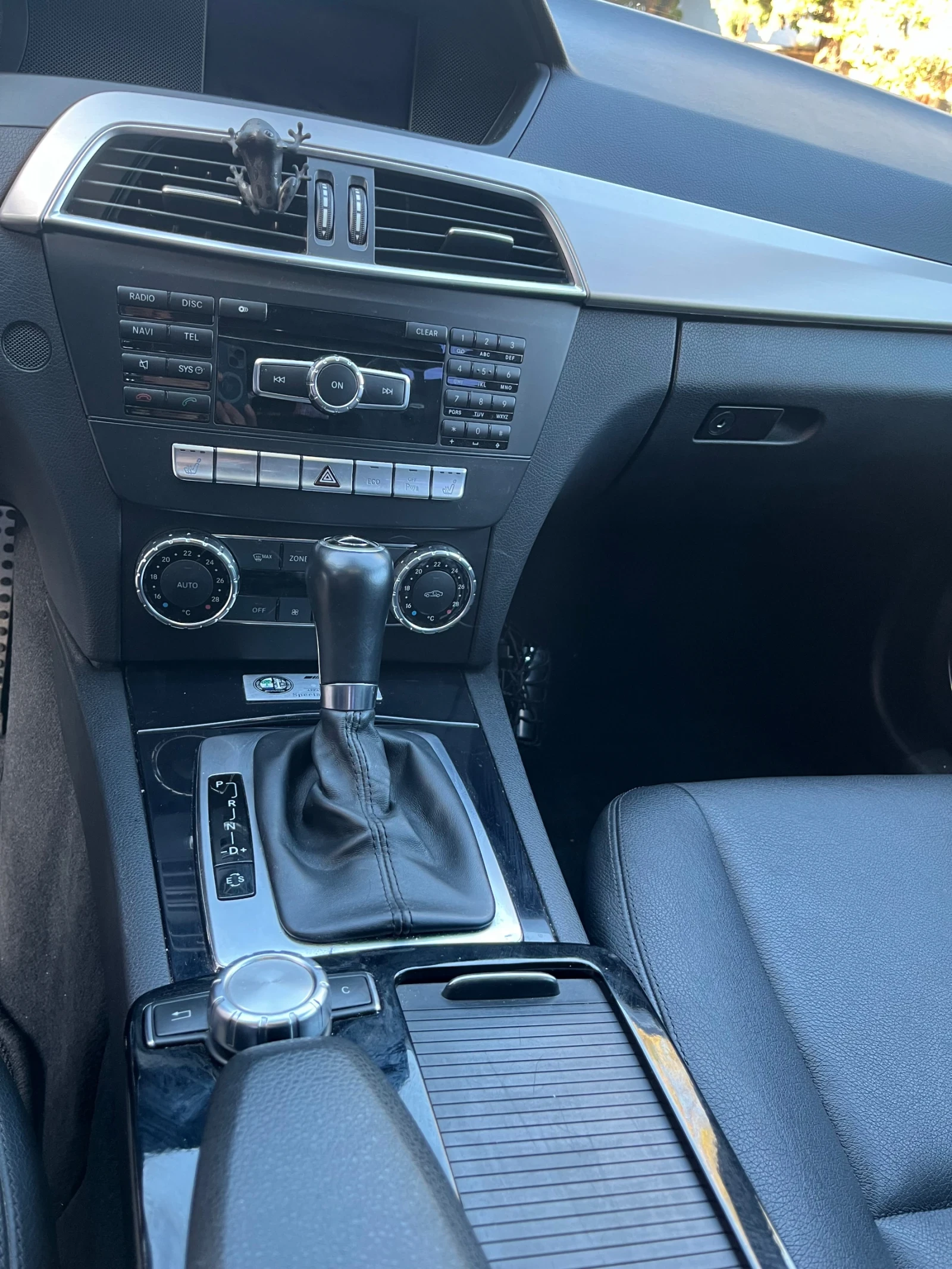 Mercedes-Benz C 250 Mercedes C Class 2012  Колата е в много добро техн - изображение 7