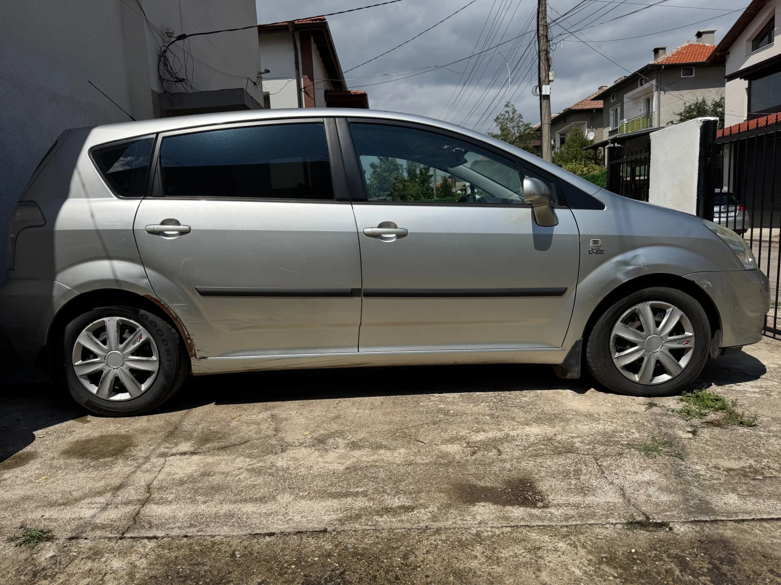 Toyota Corolla verso 2.0 D4D 116 - изображение 3