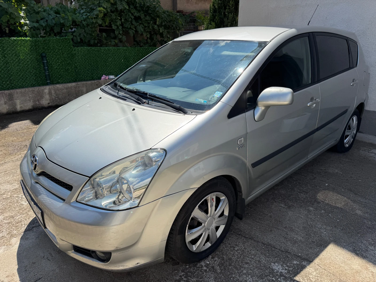 Toyota Corolla verso 2.0 D4D 116 - изображение 2