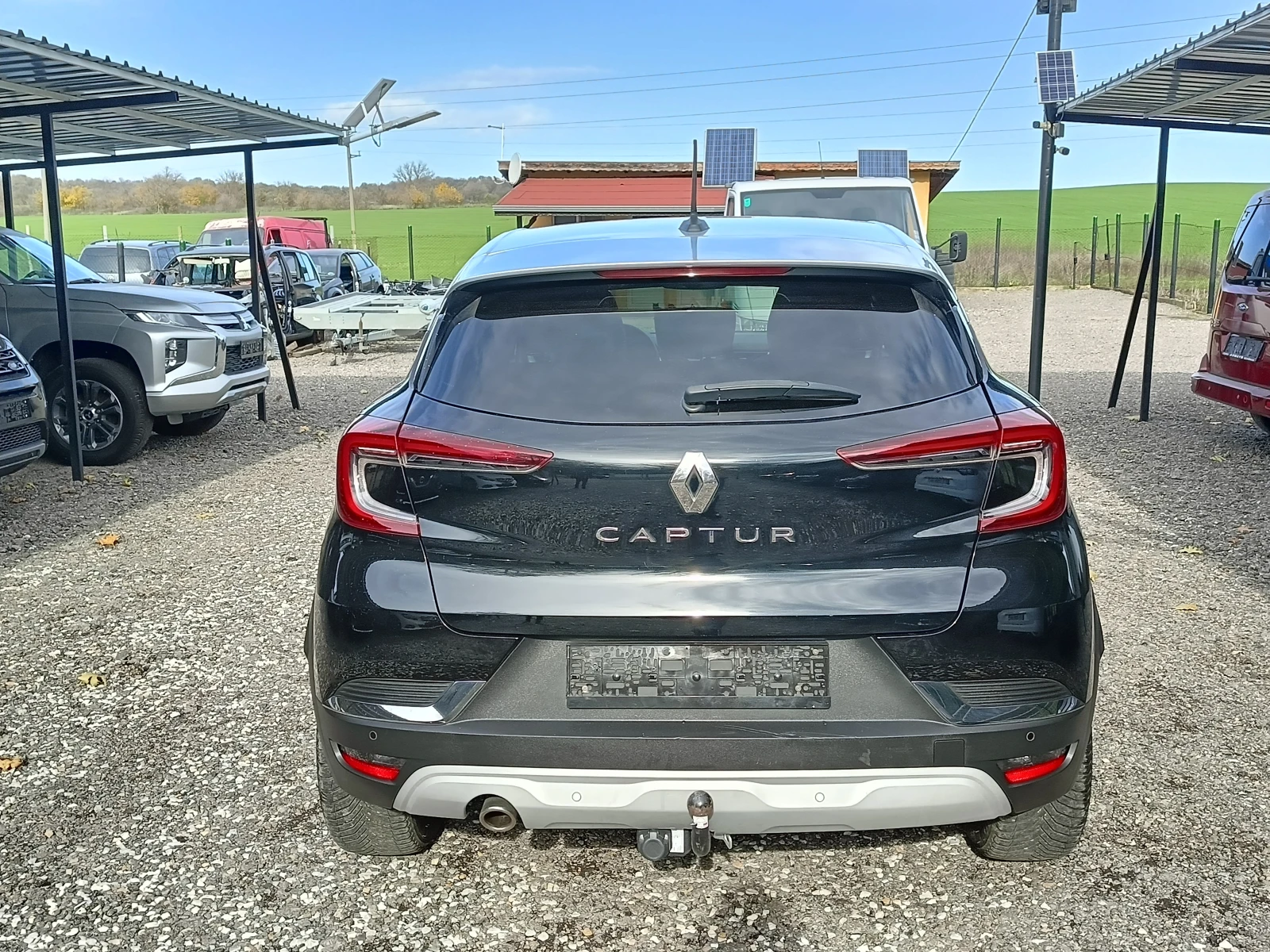 Renault Captur 1.3i Нави - изображение 4