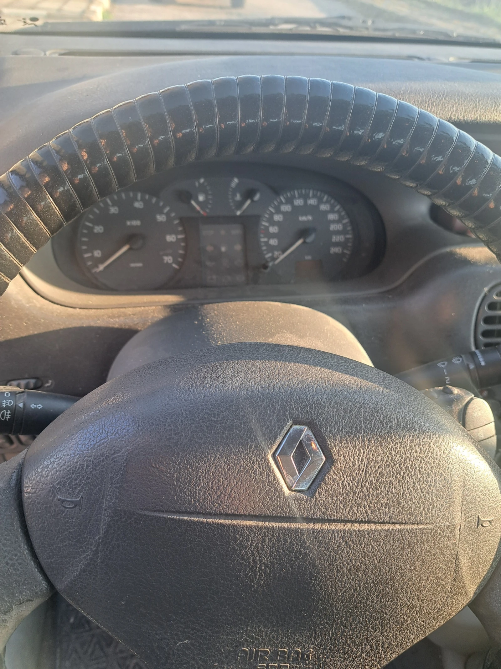 Renault Scenic DCI, снимка 4 - Автомобили и джипове - 53818084