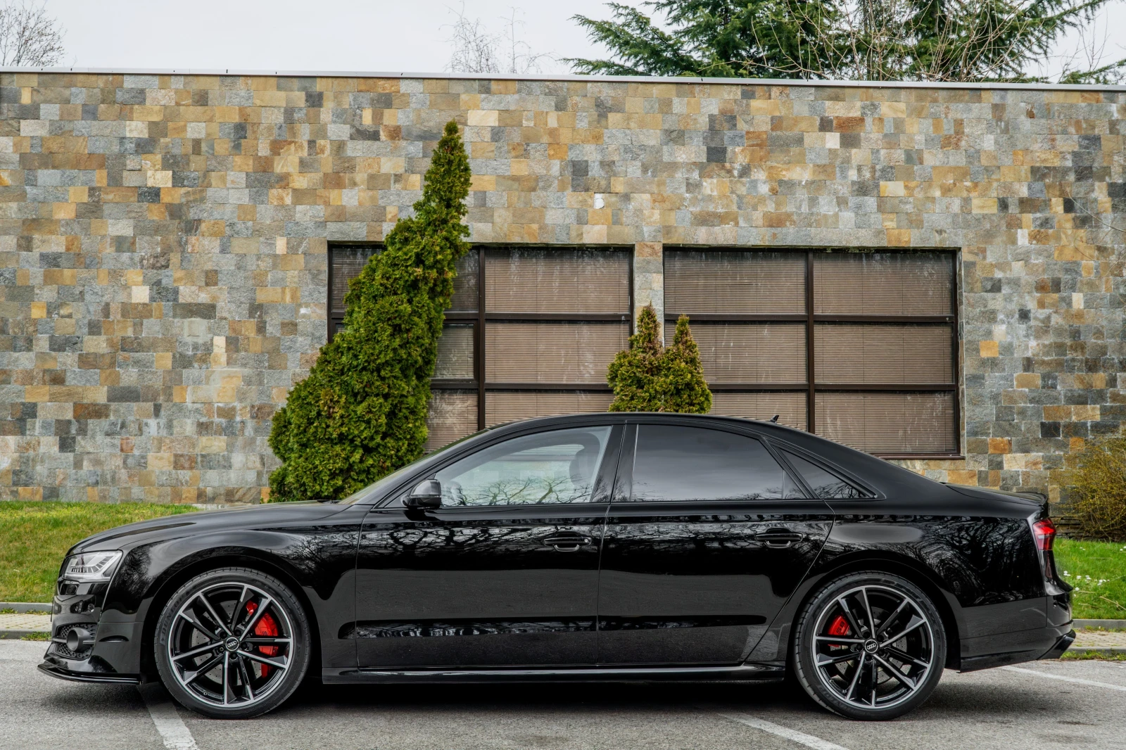 Audi S8 PLUS* 4.0TFSI BI-TURBO* ABT 730HP* CARBON* 3XTV, снимка 2 - Автомобили и джипове - 53990842