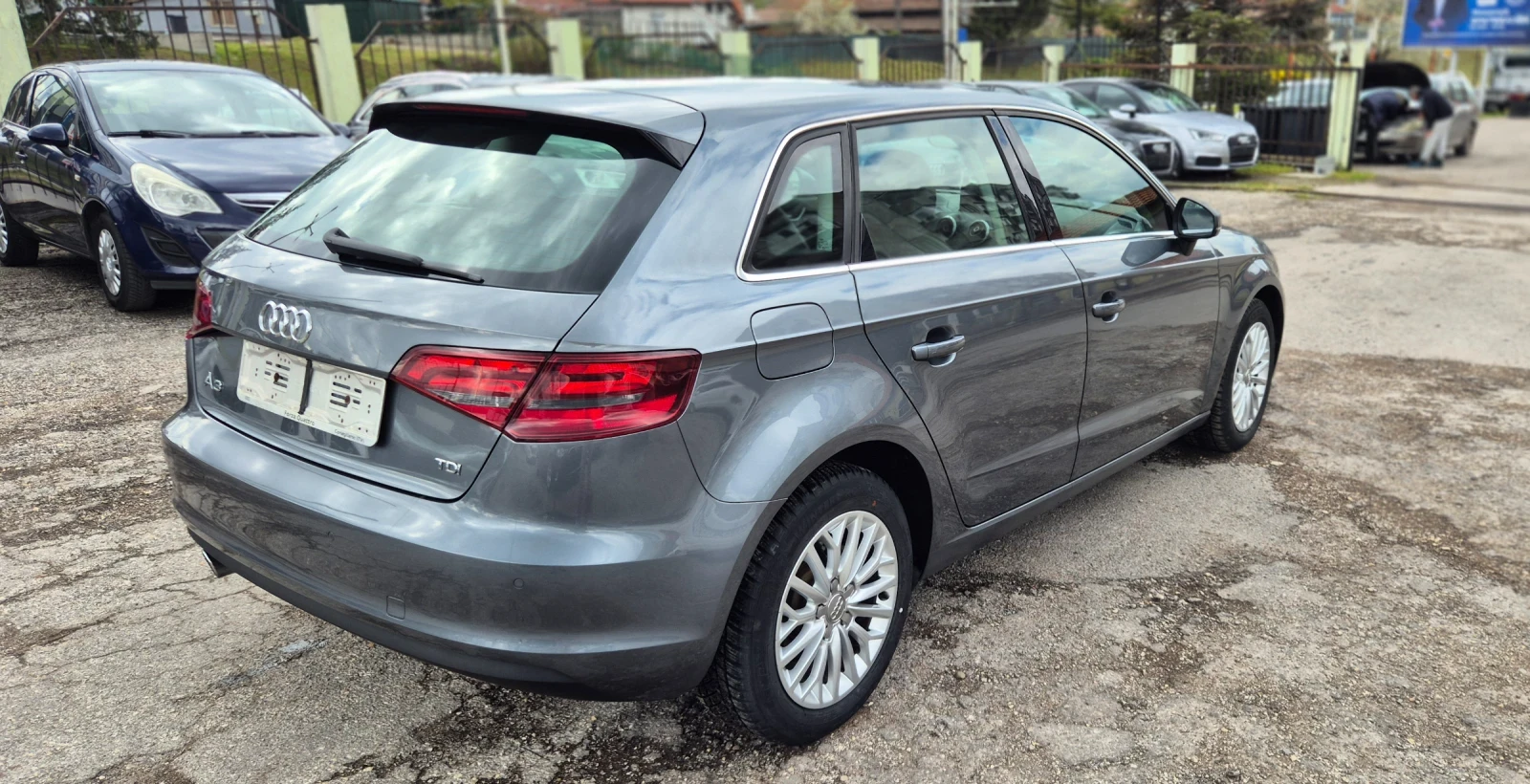 Audi A3 1.6TDI* MEDIA, снимка 3 - Автомобили и джипове - 54156764