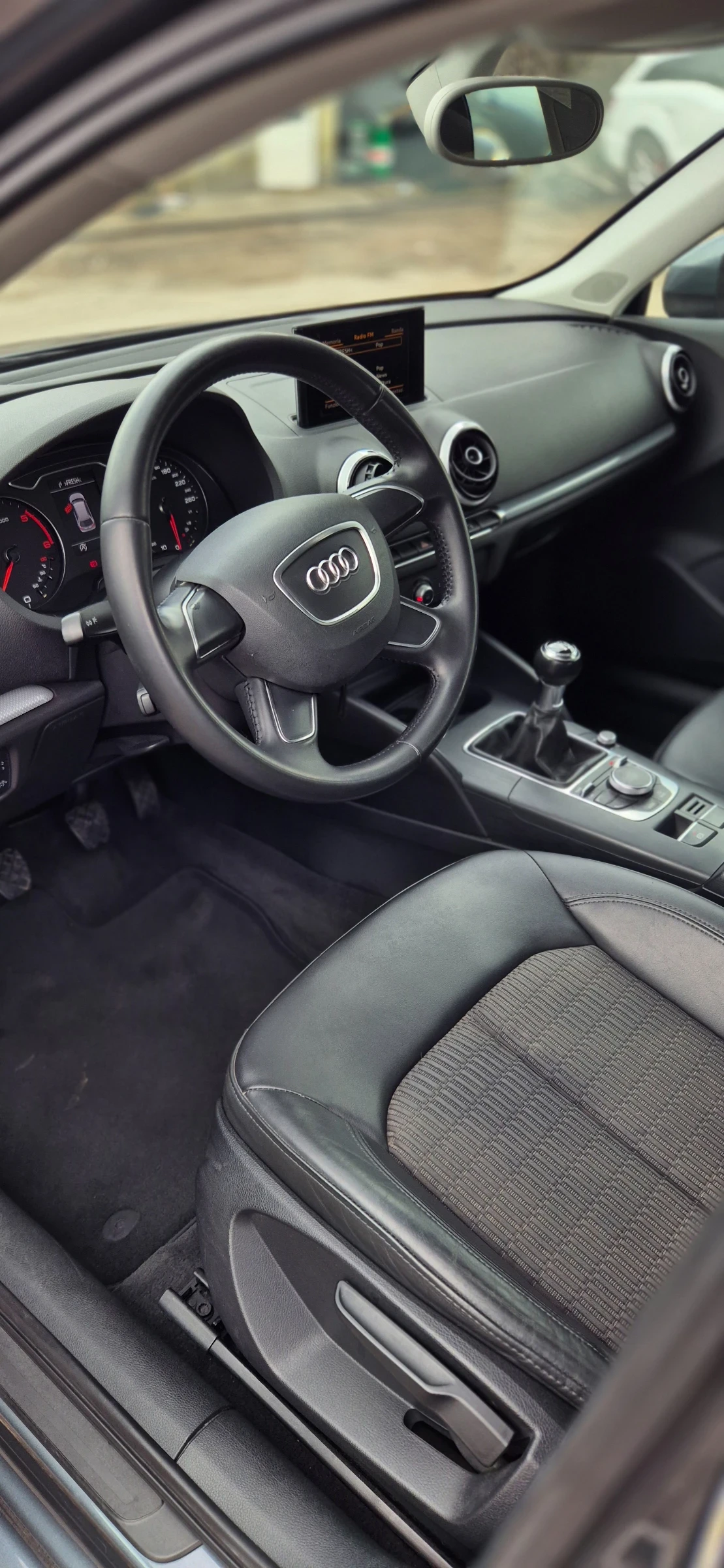 Audi A3 1.6TDI* MEDIA, снимка 6 - Автомобили и джипове - 54156764