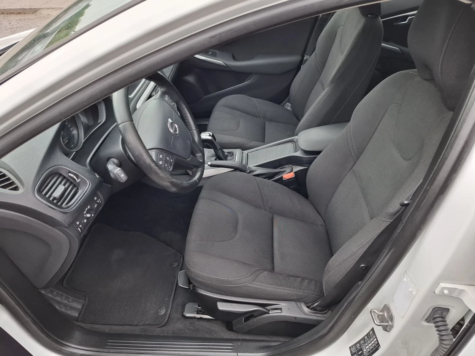 Volvo V40 2.0d 120�.�. | Mobile.bg � ����������� 8