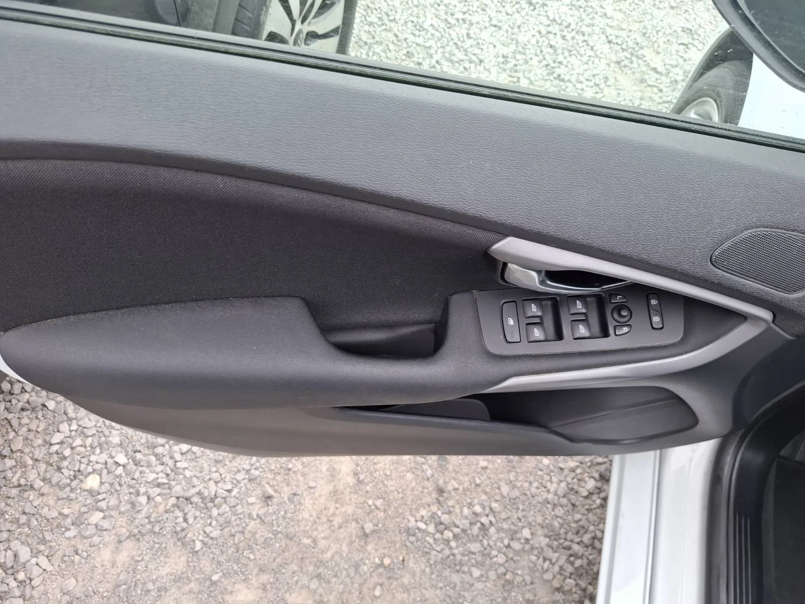 Volvo V40 2.0d 120�.�. | Mobile.bg � ����������� 6