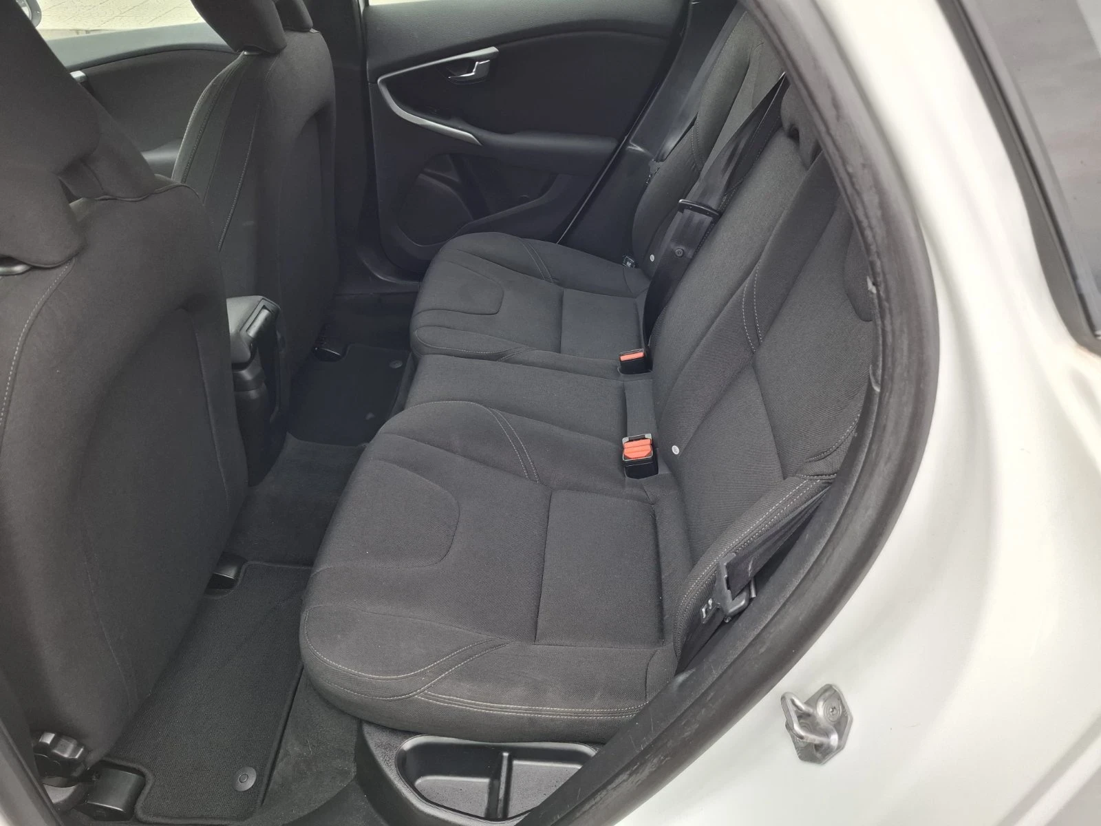 Volvo V40 2.0d 120�.�. | Mobile.bg � ����������� 9
