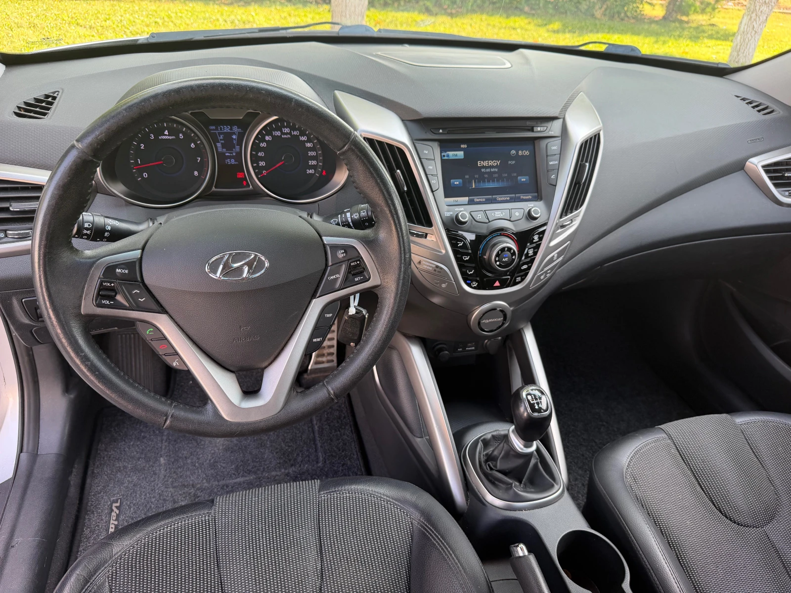 Hyundai Veloster  ШВЕЙЦАРИЯ, снимка 13 - Автомобили и джипове - 55797316