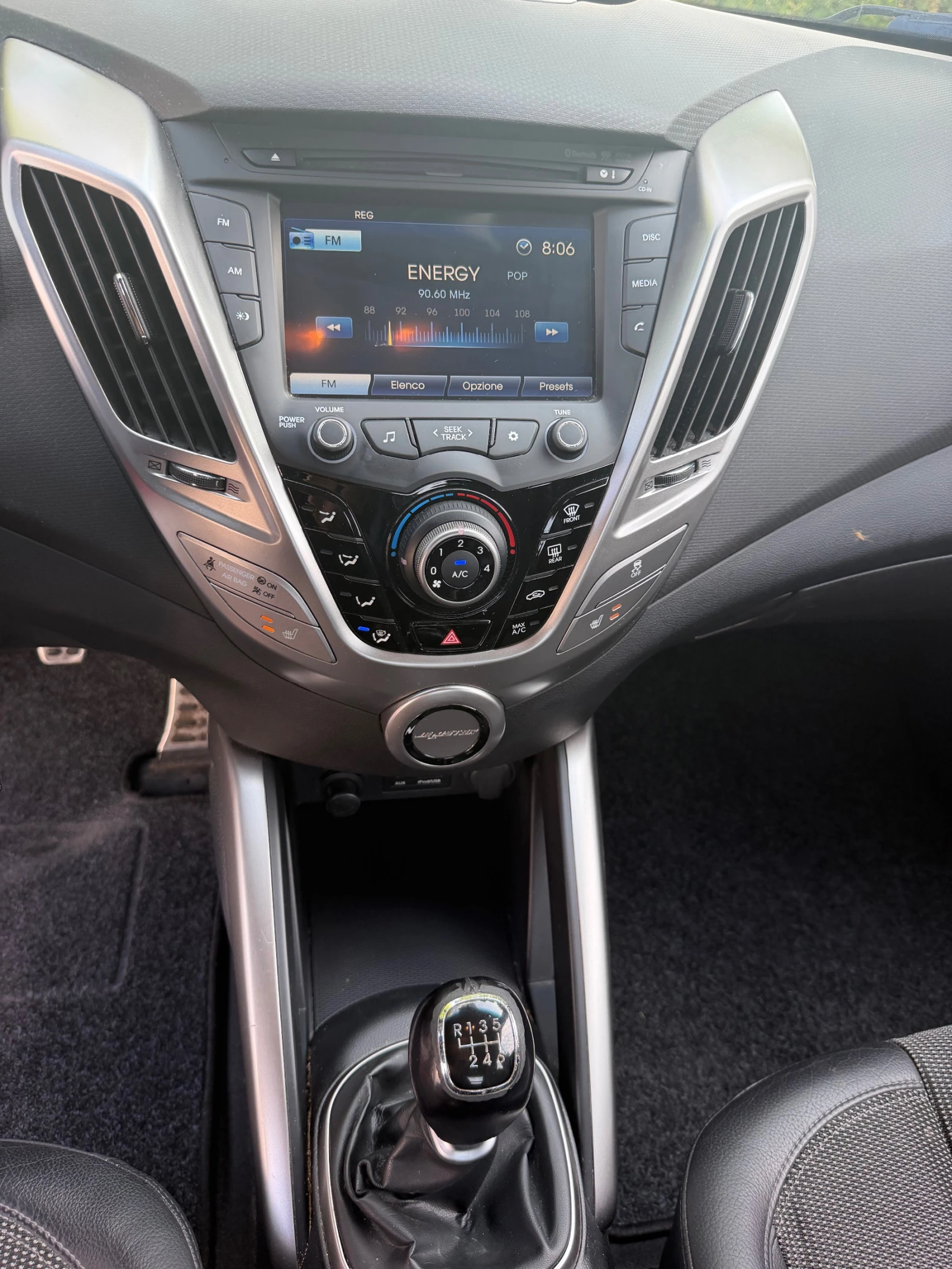 Hyundai Veloster  ШВЕЙЦАРИЯ, снимка 14 - Автомобили и джипове - 55797316